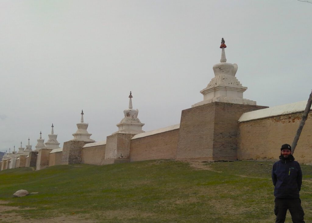 Mauern des Klosters in Charchorin.