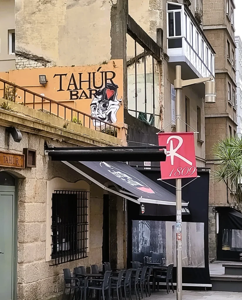 Tahur Bar im Fischerviertel in Vigo